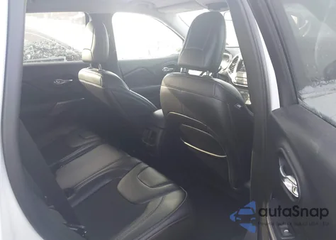 2019 Jeep Cherokee Latitude Plus 4X4 from USA, damaged, VIN 1C4PJMLB7KD188110